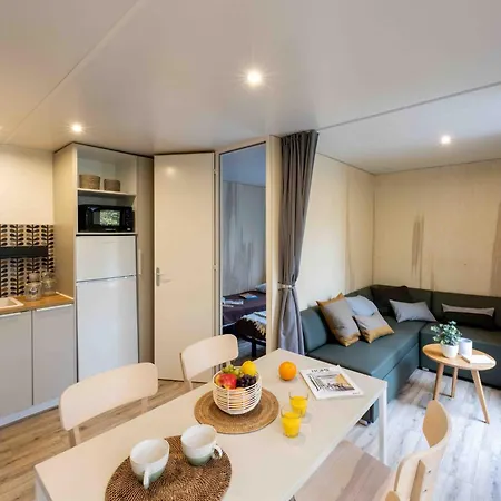 مكان تخييم Slow Village De Ce 3*