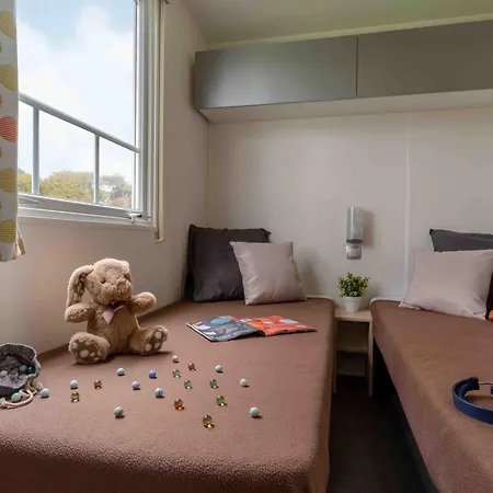 Slow Village De Ce مكان تخييم Les Ponts-de-Cé