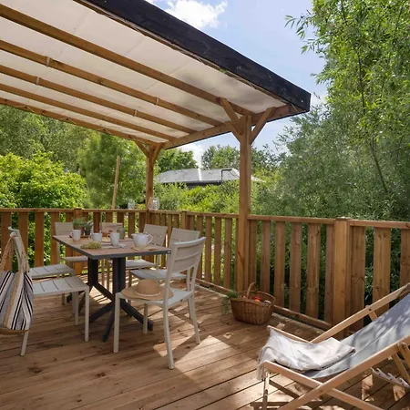 Campsite Slow Village De Ce