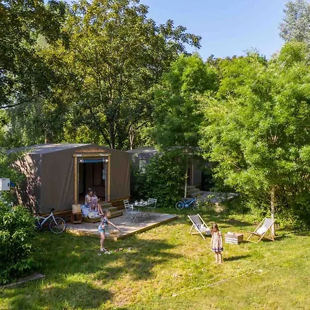 Slow Village De Ce 3*